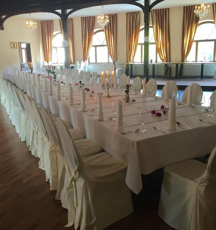 Restaurant Und Pension Zur Puppenstube Штольпен Экстерьер фото