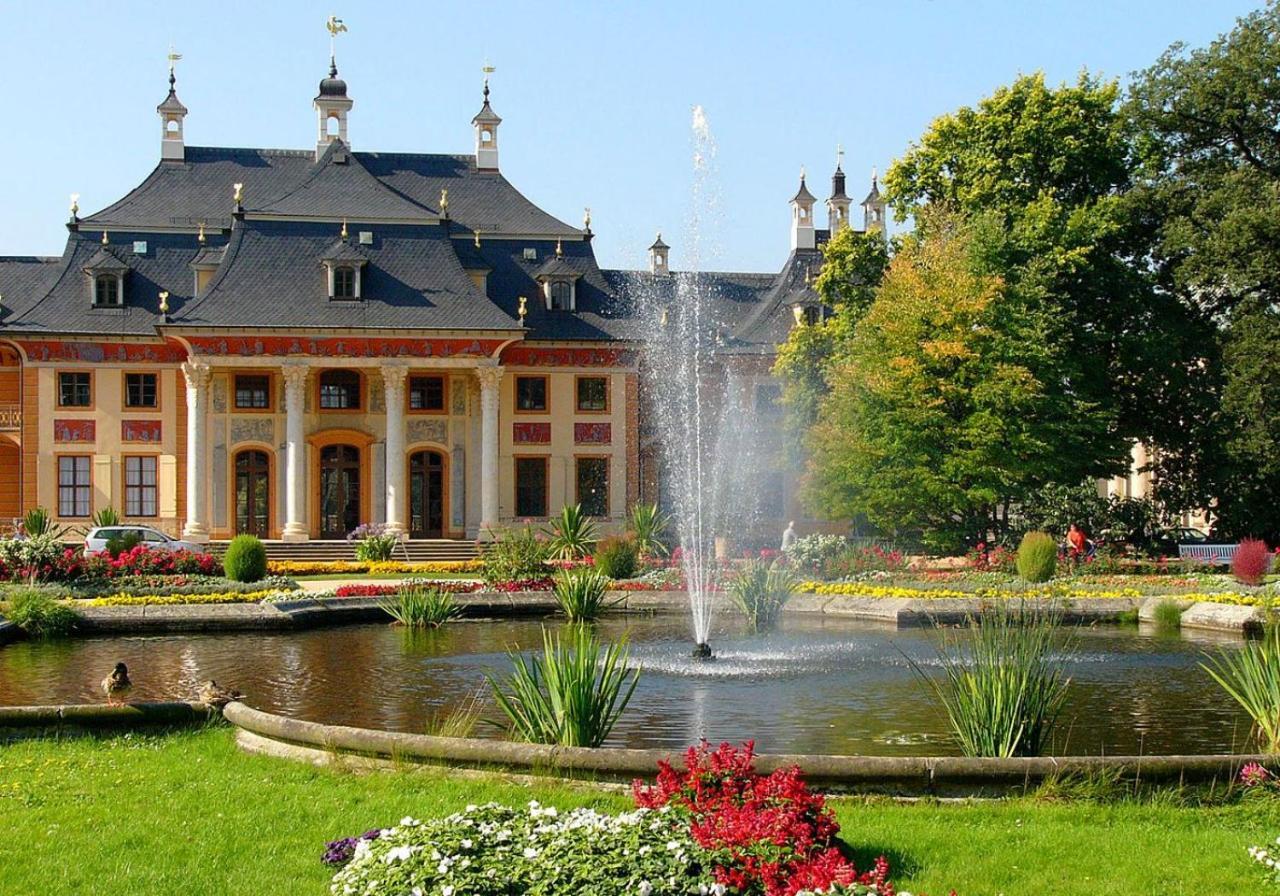Restaurant Und Pension Zur Puppenstube Штольпен Экстерьер фото