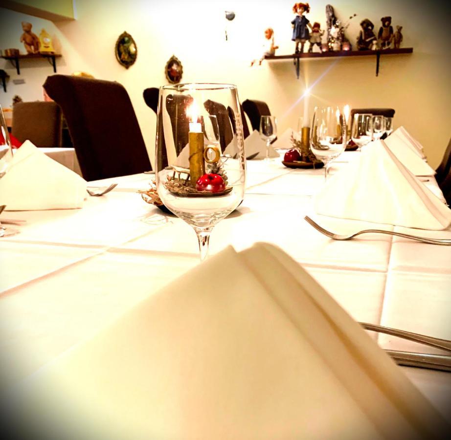 Restaurant Und Pension Zur Puppenstube Штольпен Экстерьер фото