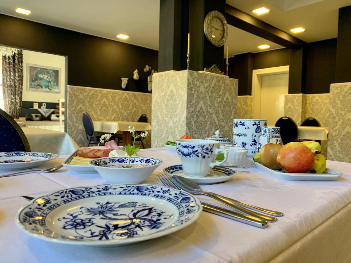 Restaurant Und Pension Zur Puppenstube Штольпен Экстерьер фото